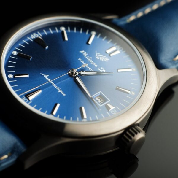 Montre à quartz boîtier de luxe